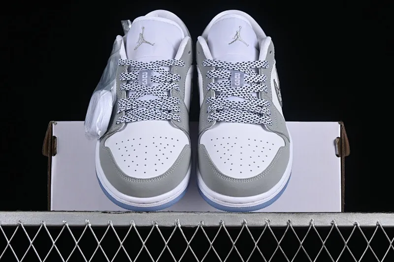 All Categories Air Jordan Jordan Series Basketball Shoes Air Jordan 1 Low Air Jordan 1 Low AJ1 Joe 1 Wolf Gray Low-top Cultural Leisure Sports Shoes DC0774-105